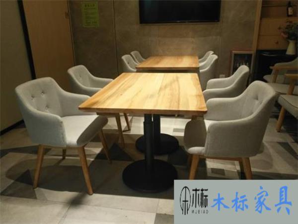 餐廳桌椅定制得尺寸常規(guī)在多少比較合適？ 