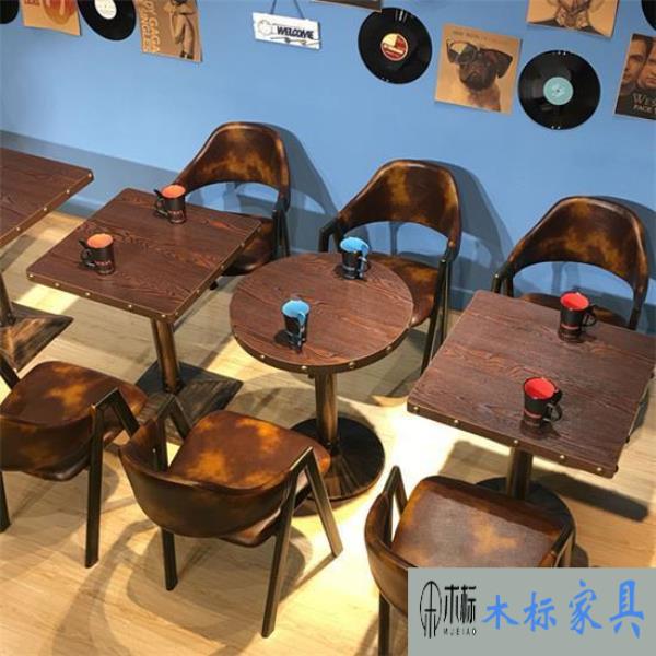 咖啡館設(shè)計(jì)如何布局適合的桌椅搭配？ 