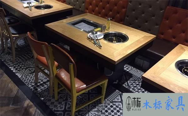 開一家燒烤店設(shè)計(jì)裝修如何布局桌椅組合 