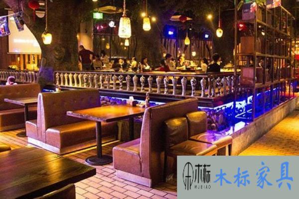 酒吧椅設(shè)計(jì)特點(diǎn)有哪些要求？年輕人都喜歡去酒吧嗎？ 