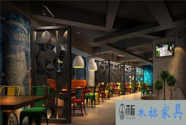 西餐廳設(shè)計裝修原則有哪些？如何找西餐廳餐桌椅廠家 