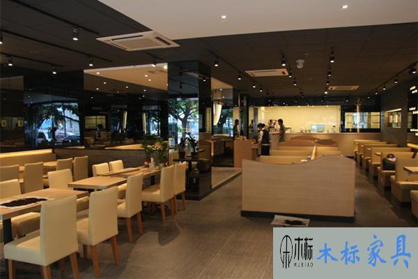 各位餐飲老板您知道店鋪餐桌椅的擺放技巧嗎？ 